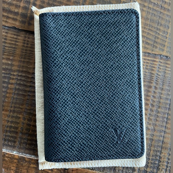 Louis Vuitton Card Case - Picture 1 of 5